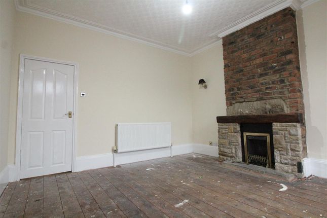 40, Commonside, Batley photo 4