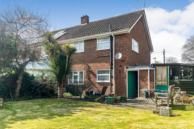 22, Webster Close, Oxshott Leatherhead photo 2