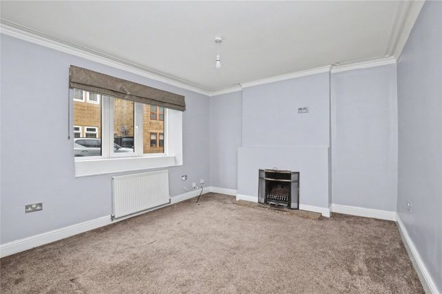 5, Woodland View, Pudsey photo 3