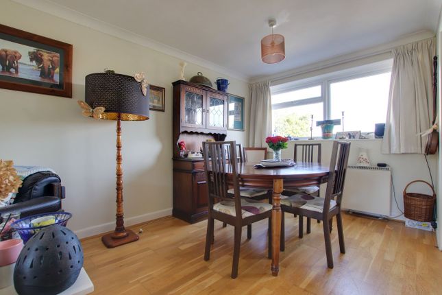 4 Buckland Court, Lower Buckland Road, Lymington photo 4