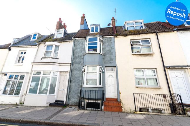 Terraced house to rent in George Street, Brighton