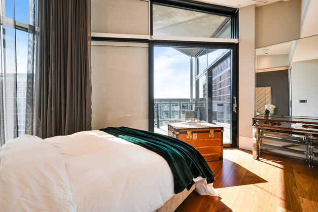 Apartment 73 4 Riverlight Quay, No Street Name Specified, London photo 3