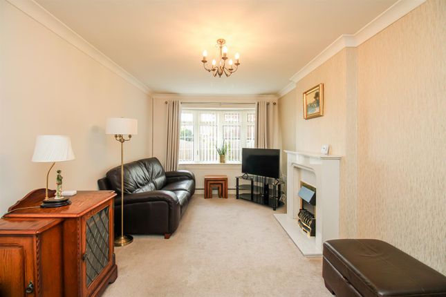 7, Sandringham Close, Pontefract photo 4