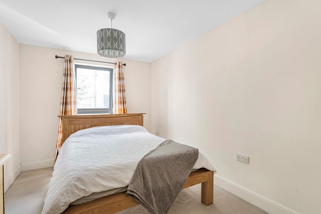 8, Sandover House, 124, Spa Road, London photo 3