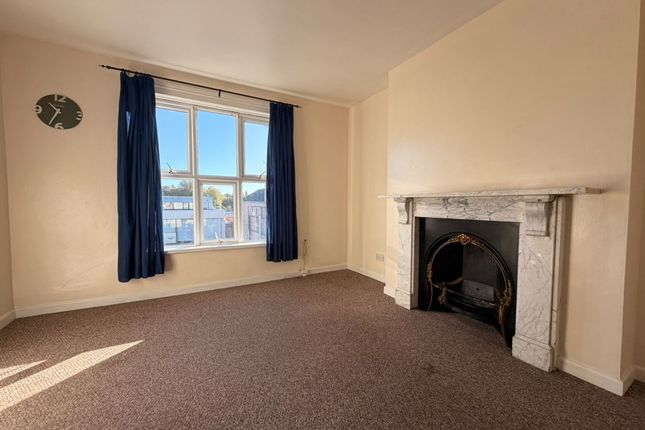 1-bed flat on Flat 3, 11 Kingsholm Road, Gloucester, £775/mo