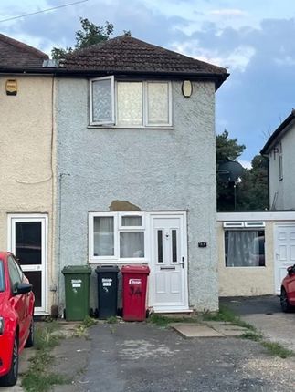 Thumbnail Semi-detached house to rent in Loddon Spur, Slough