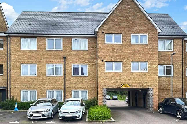 Flat for sale in Russet Walk, Greenhithe, Kent