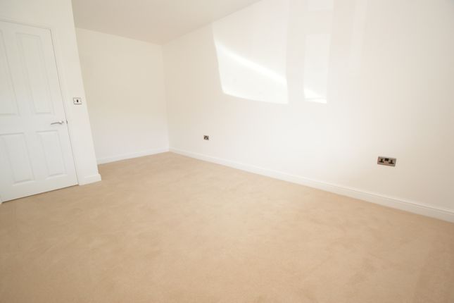 43A, Greenleaze, Knowle photo 2