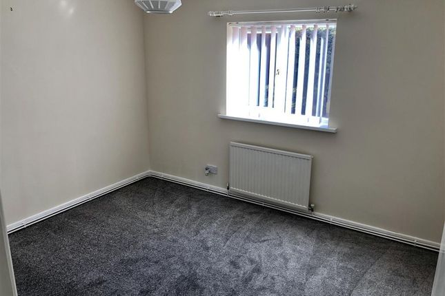 Flat to rent in St. Michaels Close, Stourport-On-Severn