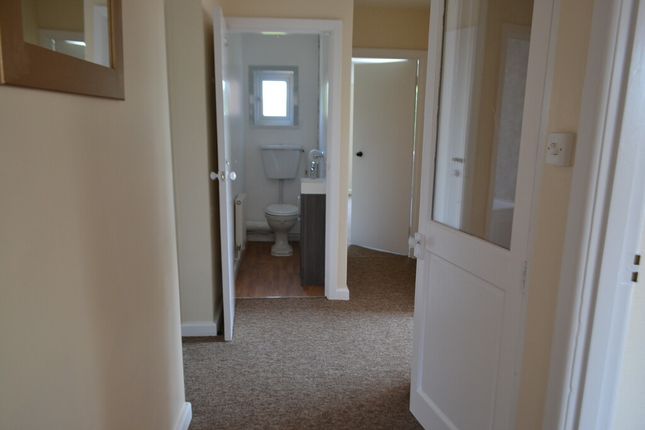 12A, Grove Avenue, Yeovil photo 2