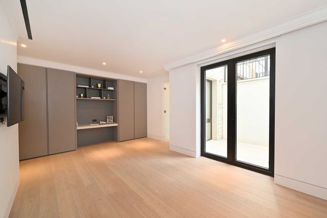 Town house to rent in Little Chester Street, London