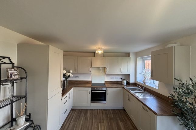 1, Tulip Drive, Balby, DN4 photo 4