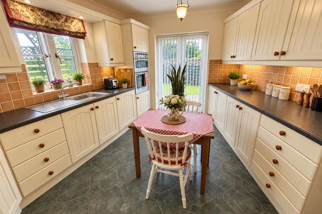 Swan Cottage, Brook Street, Bridport photo 3