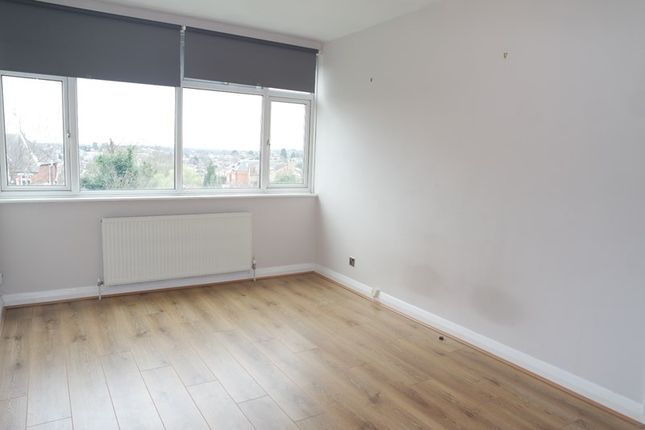 Flat for sale in Hadley Heights, Hadley Road, Barnet, Hertfordshire
