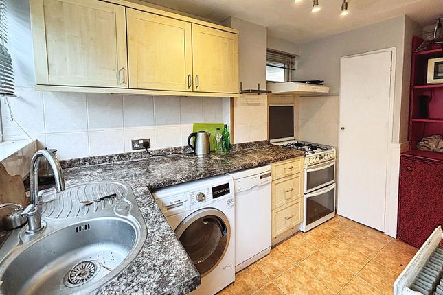 51, Wharfedale, Hemel Hempstead photo 2