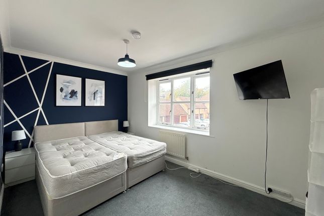 4 Maybach Court, Milton Keynes photo 5
