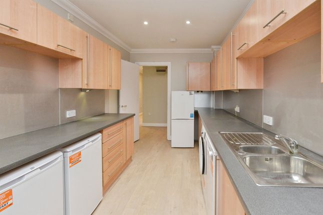 Flat 9, Clarence House, 152, North Row, MILTON KEYNES photo 3