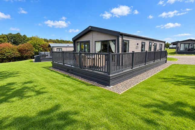 4-bed caravan on Green Hill Farm, Salisbury, £220,000