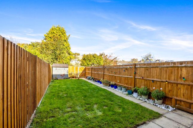 45a Oak Close, Crawley photo 4
