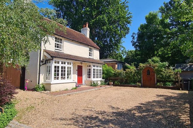 5-bed house on Townshott Cottage, Townshott Close, Great Bookham, £1,199,950