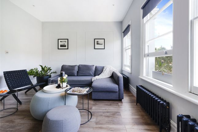 Top Floor Flat, 83, Saltram Crescent, London photo 4