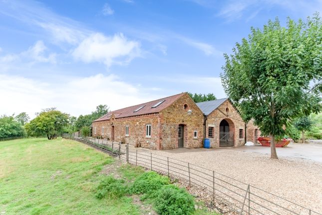 Barn conversion to rent in Byfield Road, Priors Marston, Southam