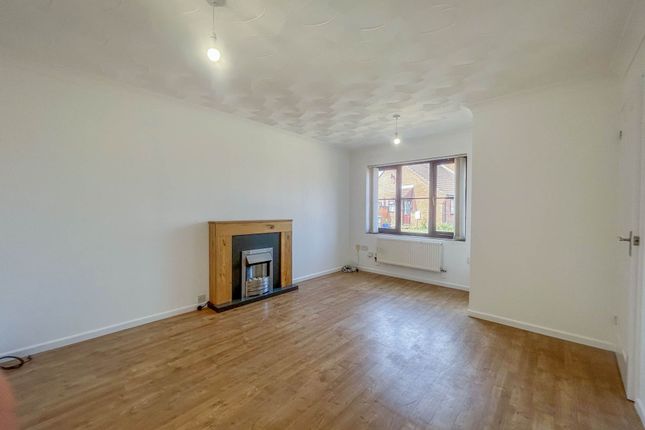 13, Fern Drive, North Walsham photo 2