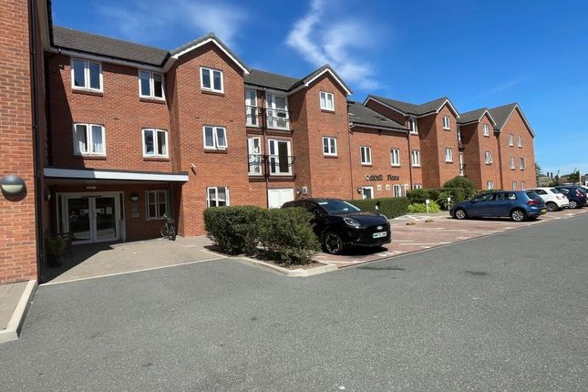 1-bed flat on 17 Oakhill Place, High View, Bedford, £50,000