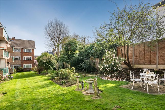 Flat for sale in Meadow Bank, Eversley Park Road, Winchmore Hill, London
