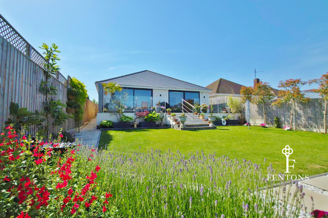 213, Walton Road, Walton-on-the-Naze photo 2