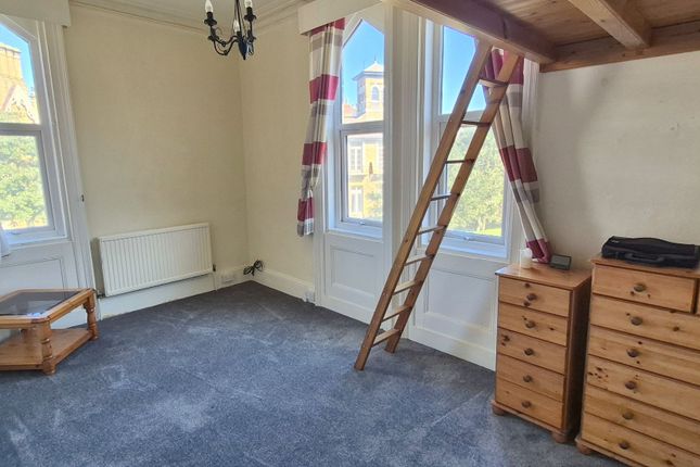 Flat 6, 1 Princess Royal Terrace, Scarborough photo 3