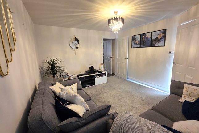 5, Fern Green Close, Rugby photo 3