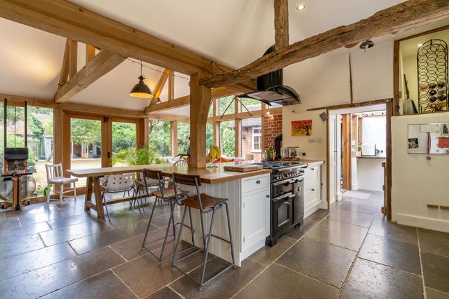 Mead House, Longwater Road, Eversley photo 4