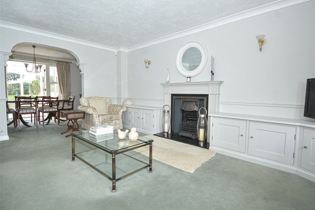 28, Masons Way, Pulborough photo 2