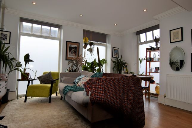 2 Bedroom Flats And Apartments To Rent In Dalston Zoopla