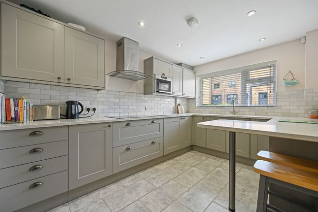 Flat 3, Dunbar Court 2A Carshalton Grove, Sutton photo 2