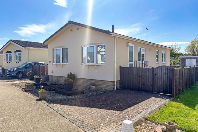 2-bed caravan on 10 Climping Park, Bognor Road, Littlehampton, £150,000