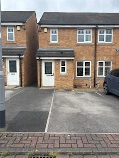 Thumbnail Town house to rent in Hoctun Close, Castleford