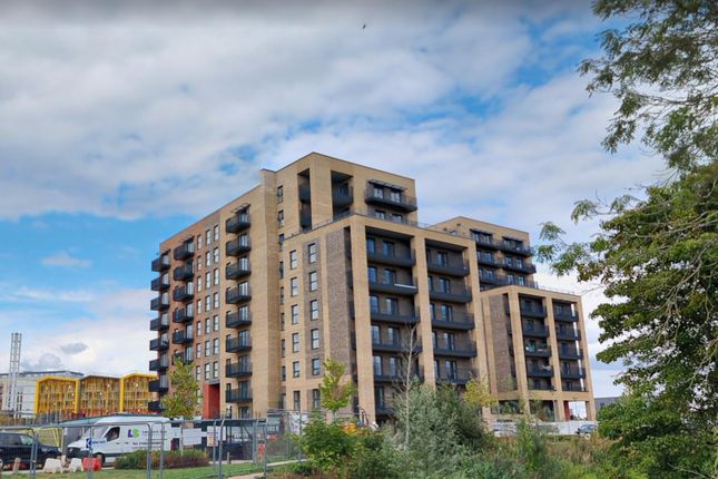 Thumbnail Flat to rent in Colnebank Drive, Watford