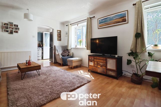 13, Woodlawn Way, Cardiff photo 2
