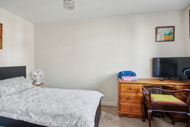 66 Chadwick Way, Southampton photo 5