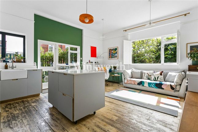 Flat 1, 54, Pemberton Road, London photo 3