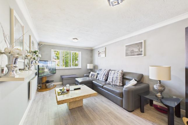Flat 4, Hunters Lodge, Sidcup photo 3