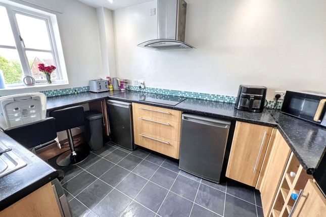 22, Kielder Close, Newcastle upon Tyne photo 4