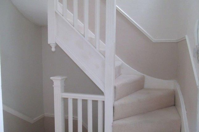 169a, Fox Lane, Palmers Green  photo 4