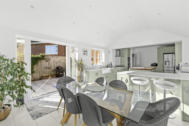 26, Red Kite Way, High Wycombe photo 4