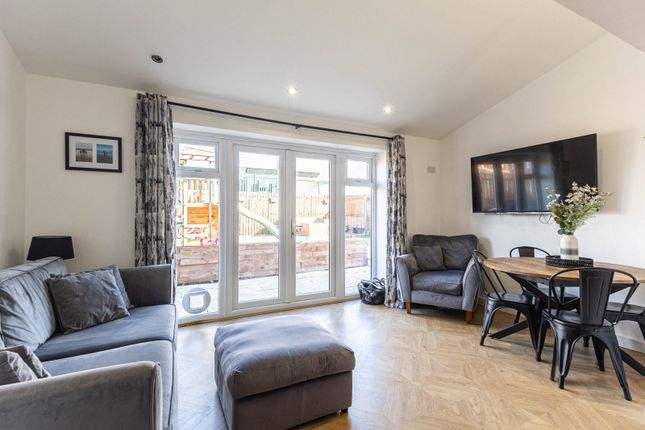 8 Timperley Close, Wakefield photo 5
