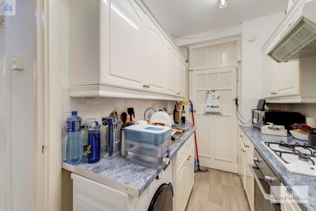 Flat to rent in Ivor Court, Gloucester Place, London