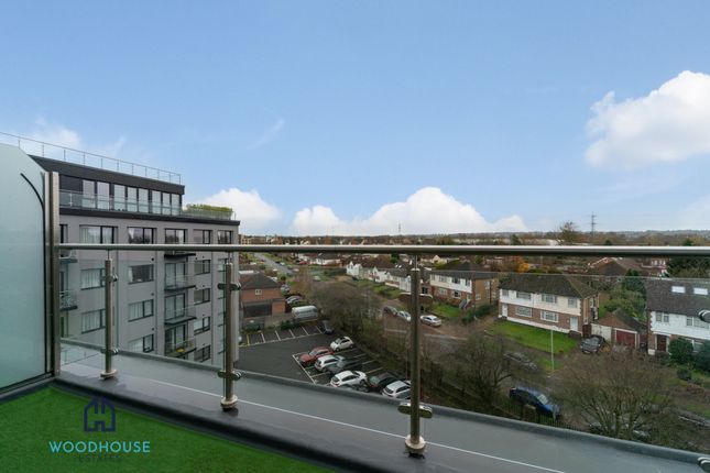 Park Avenue, Bushey photo 3