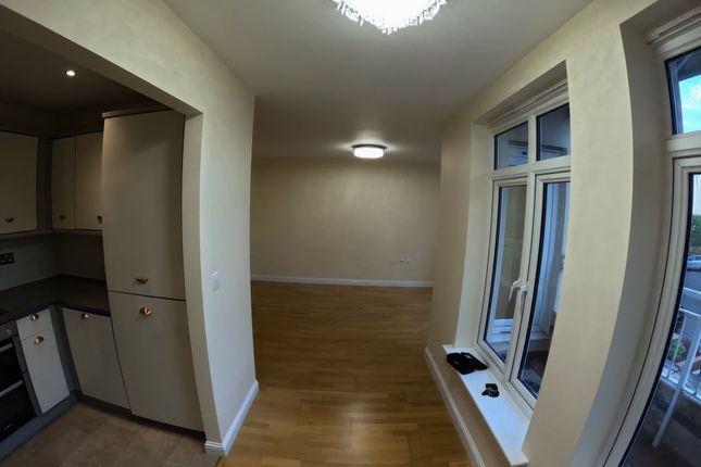 4 Madingley Court, 2 Fitzwilliam Close,, London photo 4